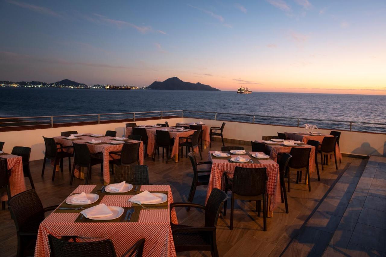 Hotel Fiesta Mexicana Manzanillo Eksteriør billede
